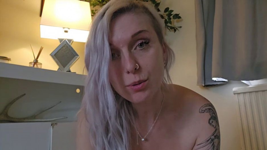 Lexi Snow – Step-Sis Takes Your Virginity